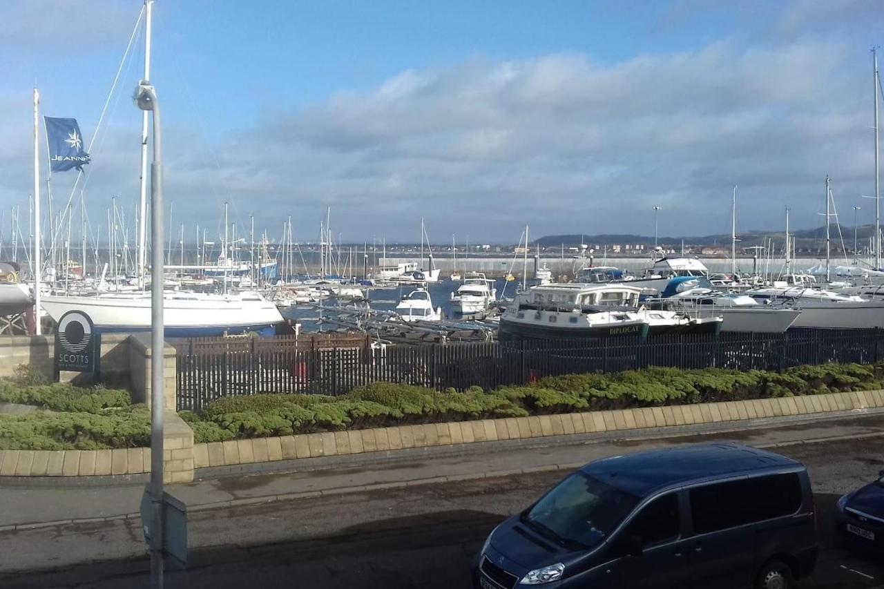 Marina View Lovely Upper 3 Bedroom Apartment Troon Eksteriør bilde