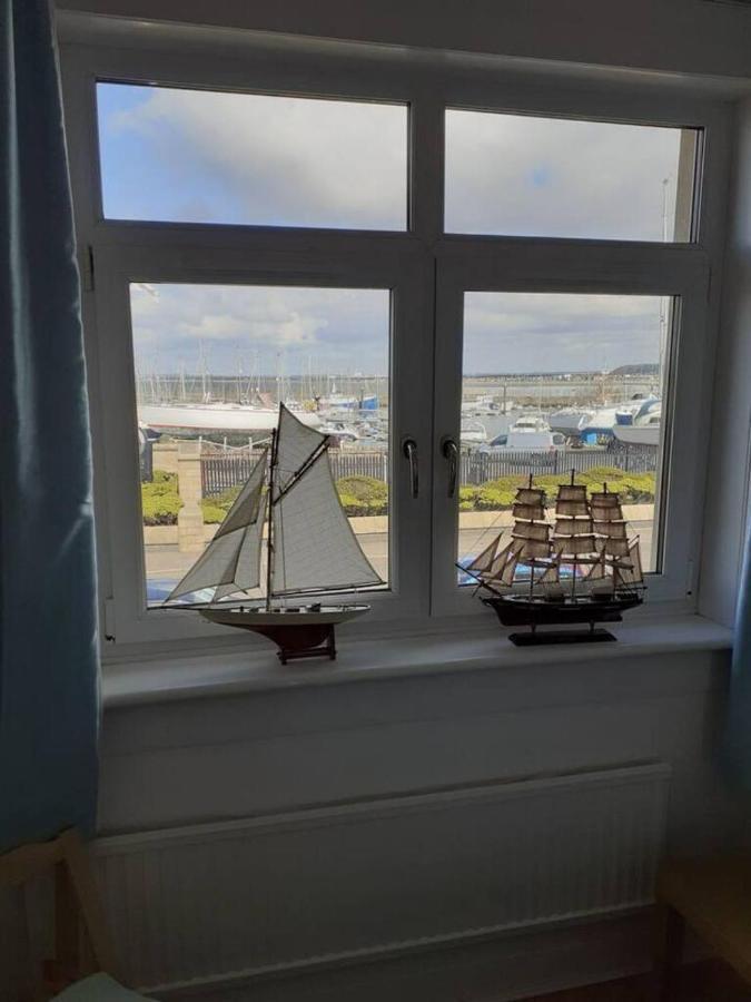 Marina View Lovely Upper 3 Bedroom Apartment Troon Eksteriør bilde