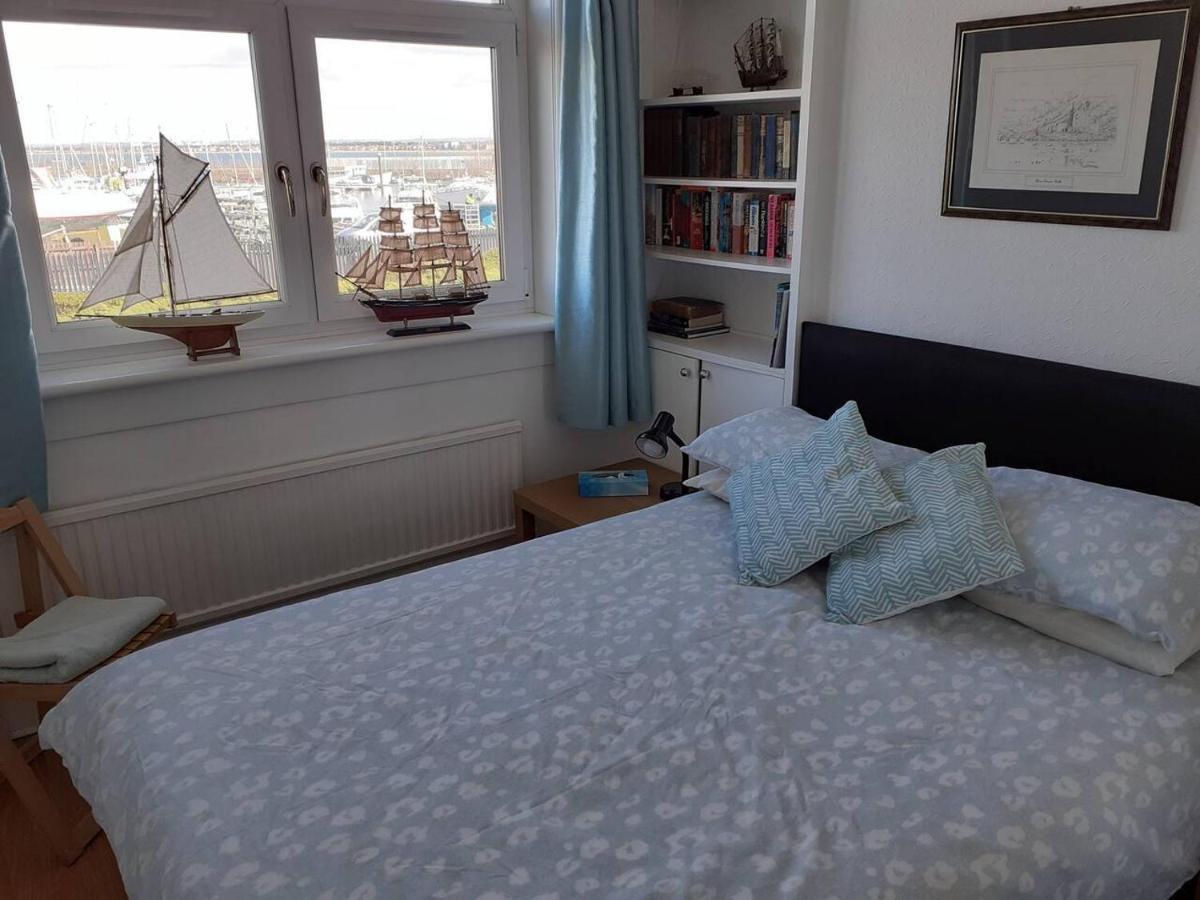 Marina View Lovely Upper 3 Bedroom Apartment Troon Eksteriør bilde